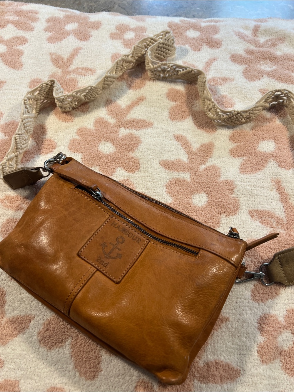 Classic Tan Leather Crossbody Bag with Woven Strap